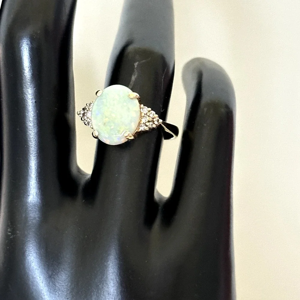 14K Yellow Gold White Fire Opal & Natural Diamonds Ladies Band Ring Size 6.5